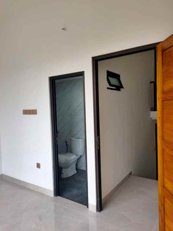 dijual rumah rawamangun