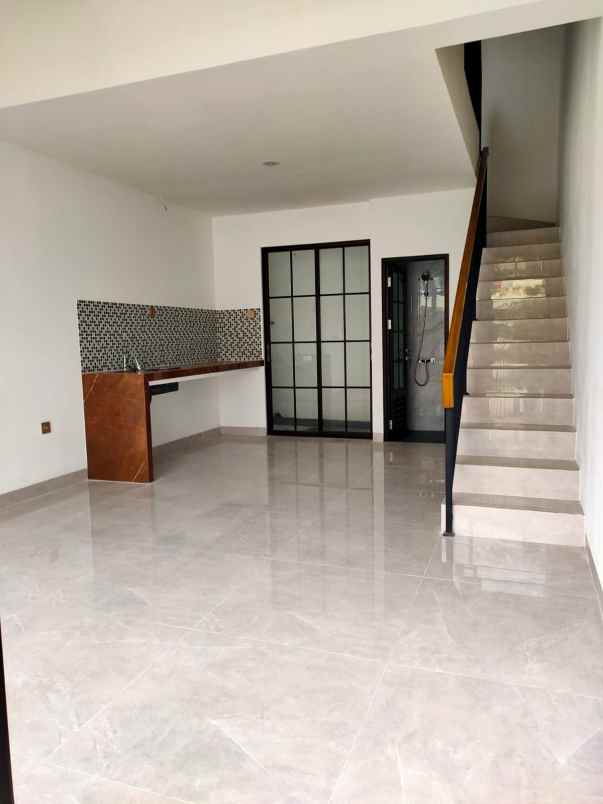 dijual rumah rawamangun