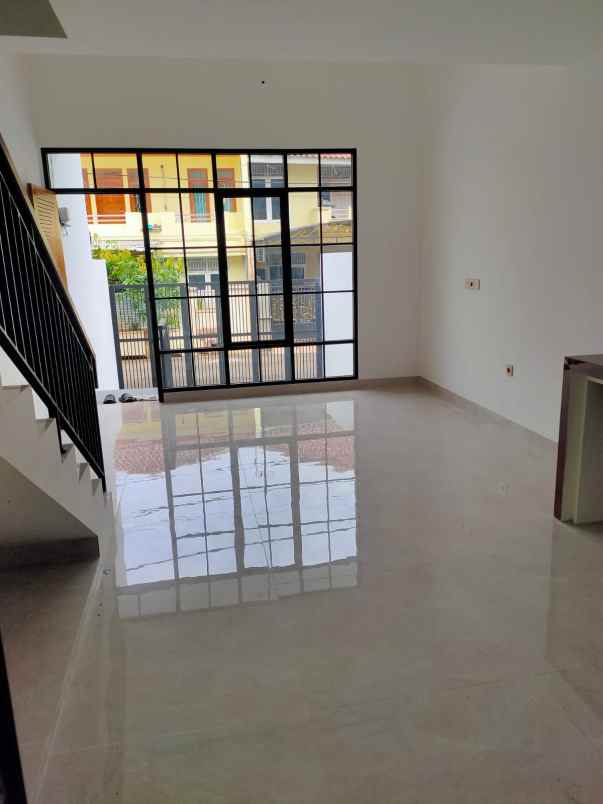 dijual rumah rawamangun