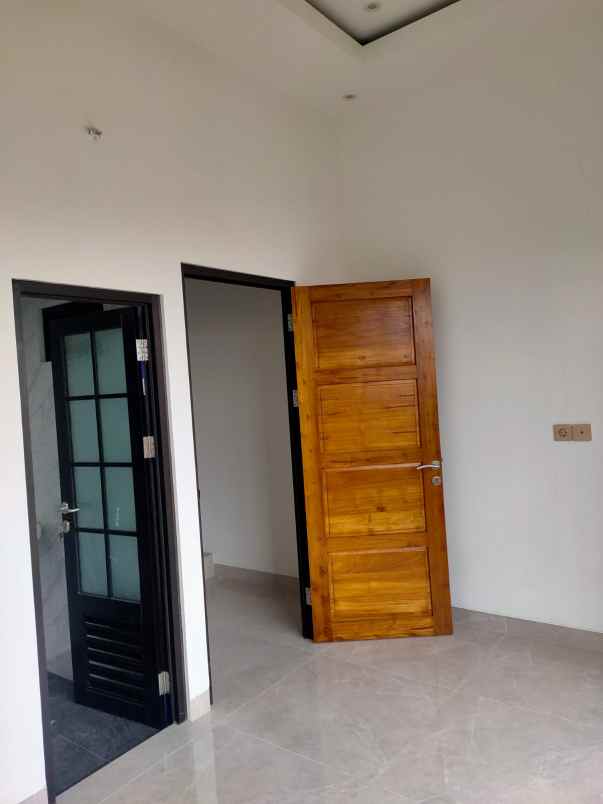 dijual rumah rawamangun
