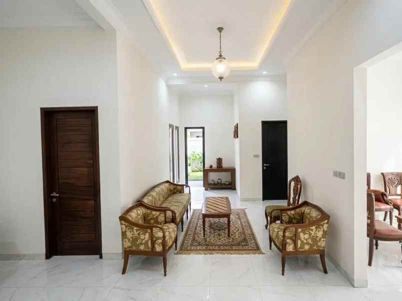 dijual rumah rawamangun