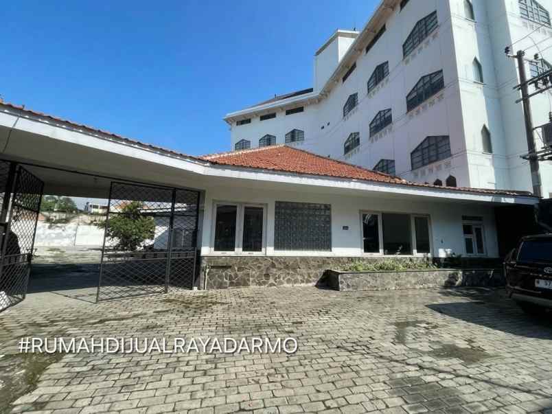 dijual rumah raya darmo surabaya pusat
