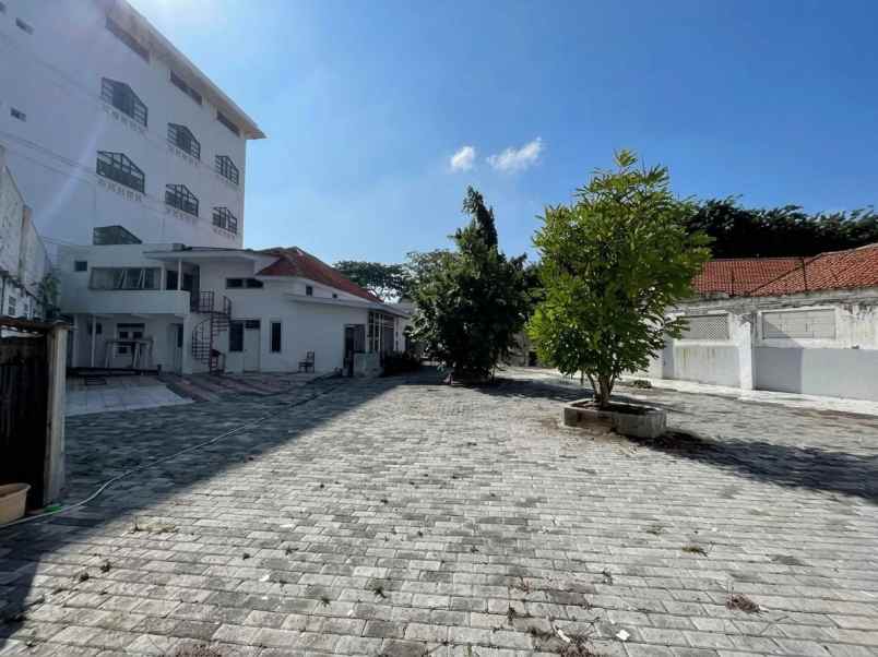 dijual rumah raya darmo surabaya pusat