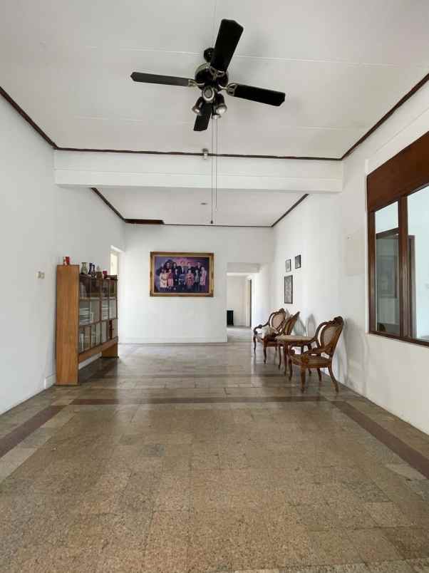 dijual rumah raya darmo surabaya pusat