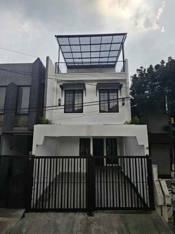 dijual rumah rc veteran