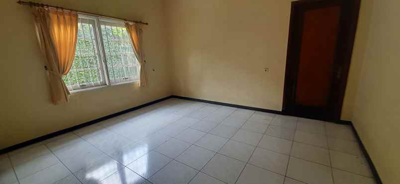 dijual rumah riau martadinata