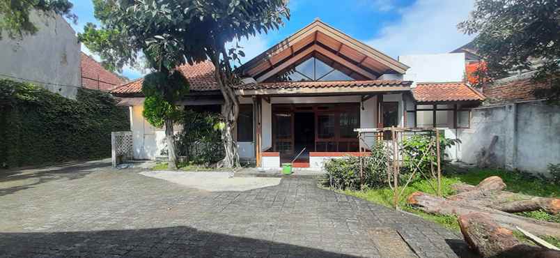 dijual rumah riau martadinata