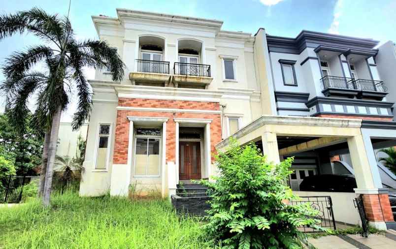 dijual rumah royal gading mansion