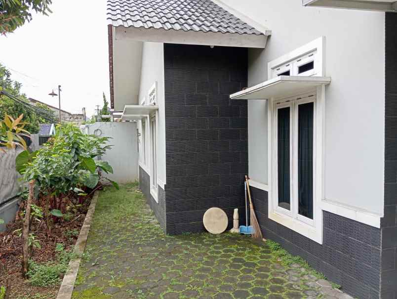 dijual rumah rt 4 rw 4 ciparigi utara