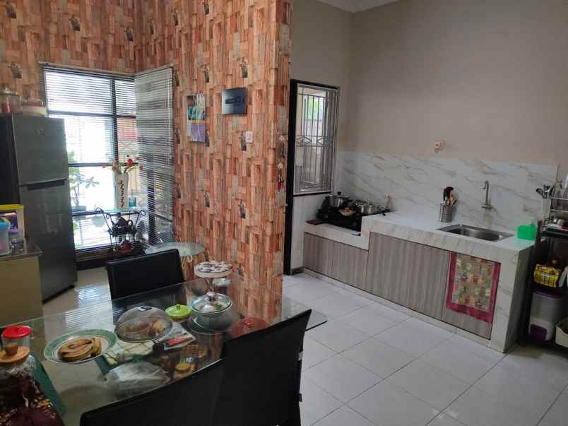 dijual rumah rumah puri surya jaya