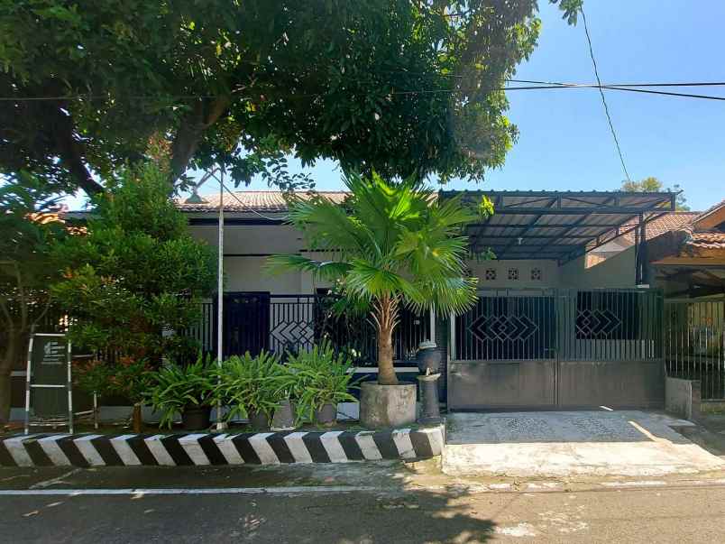 dijual rumah rungkut asri