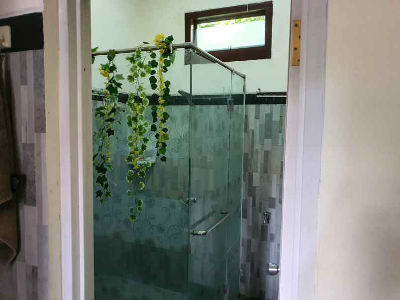 dijual rumah rungkut asri