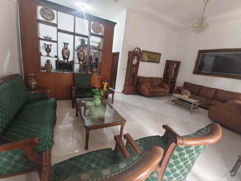 dijual rumah rungkut asri