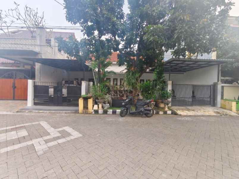 dijual rumah rungkut asri