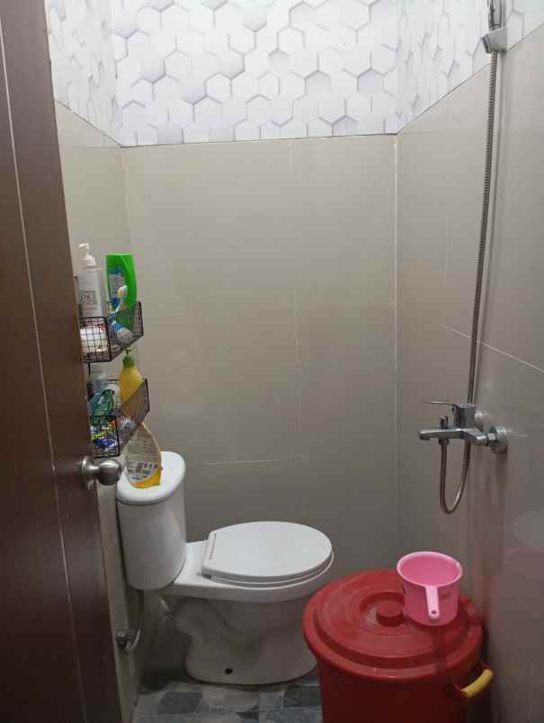 dijual rumah sariwangi