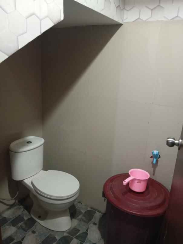 dijual rumah sariwangi