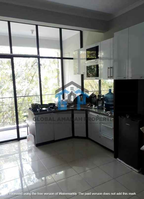 dijual rumah sariwangi