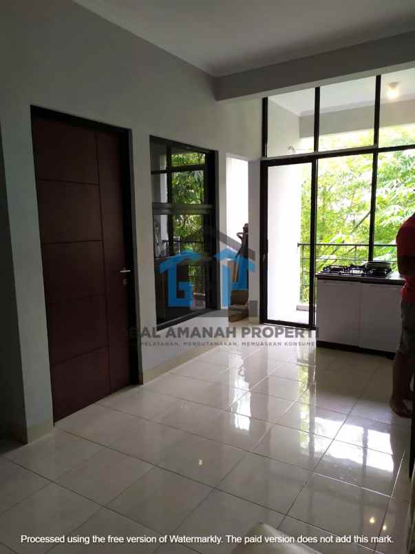 dijual rumah sariwangi