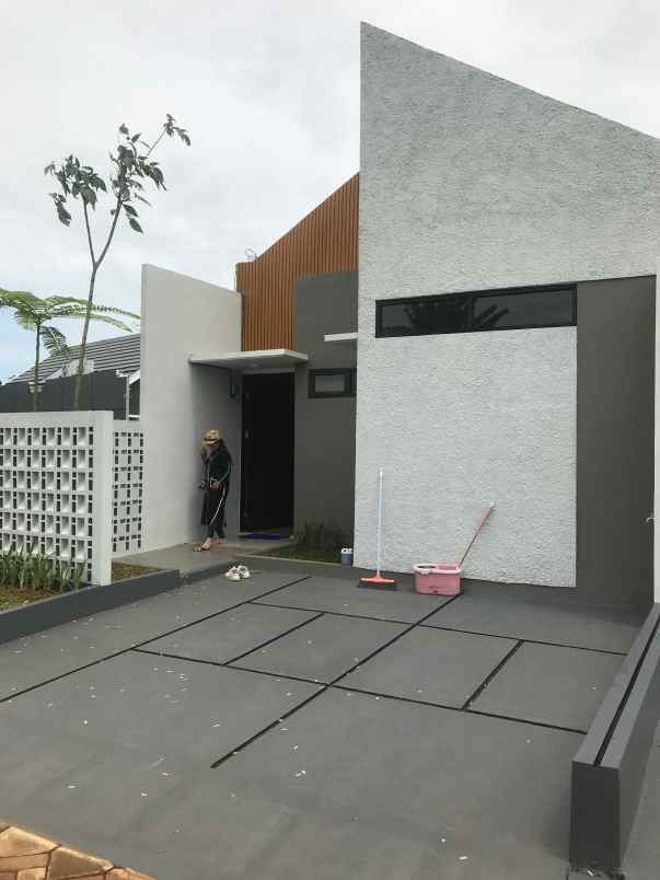 dijual rumah sasak panjang