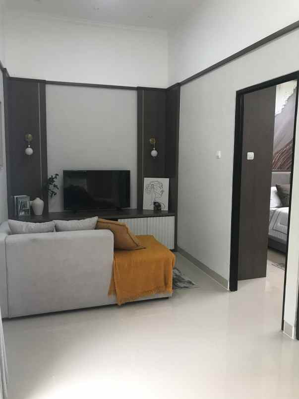 dijual rumah sasak panjang