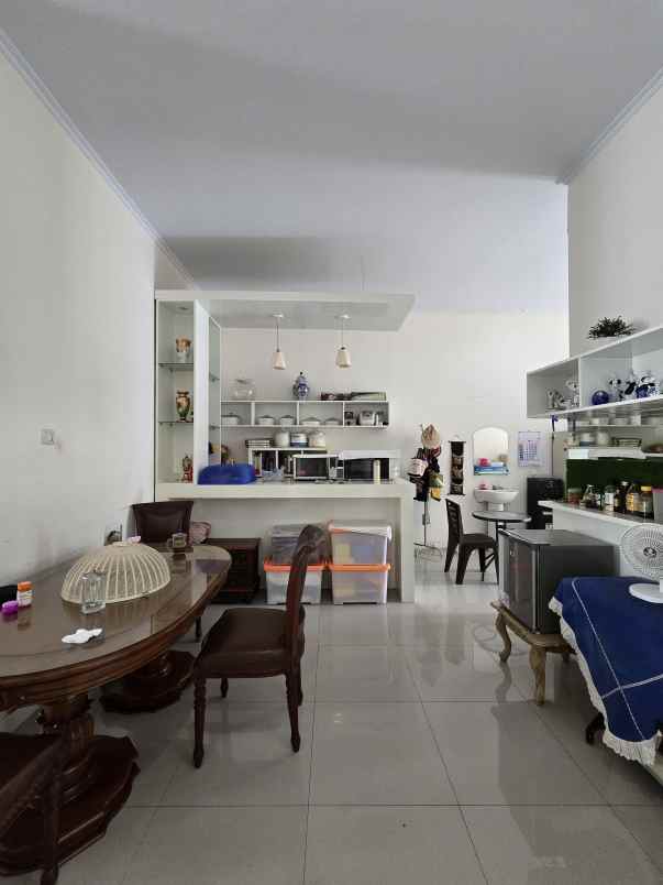 dijual rumah secondary 1 lantai samping komplek