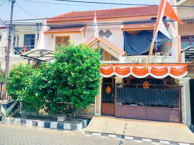 dijual rumah simpang darmo permai selatan