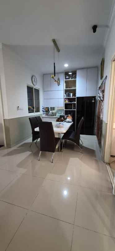dijual rumah summarecon serpong cihuni