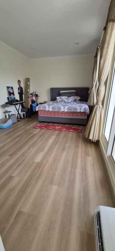 dijual rumah summarecon serpong cihuni