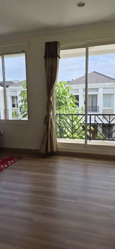 dijual rumah summarecon serpong cihuni