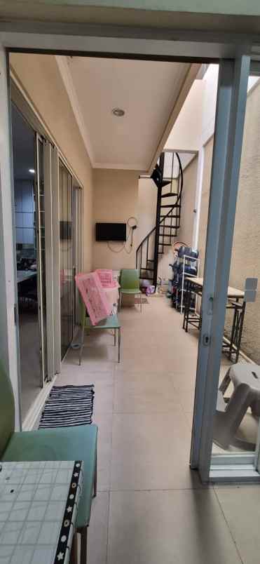 dijual rumah summarecon serpong cihuni
