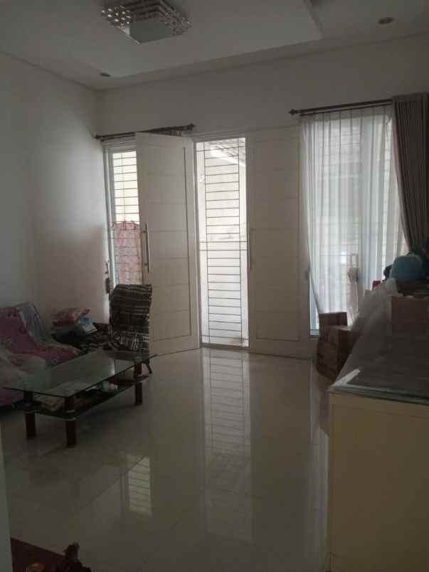 dijual rumah sutorejo prima indah tengah