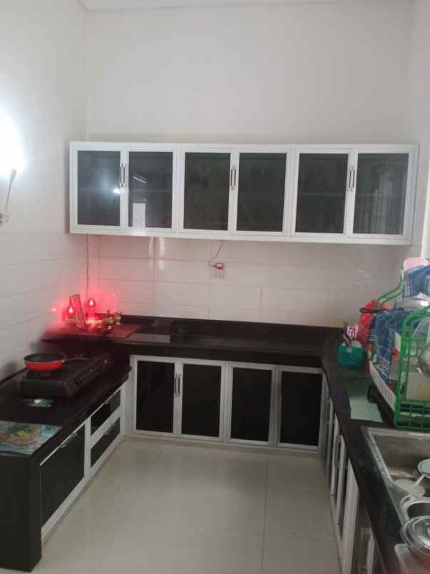 dijual rumah sutorejo prima indah tengah