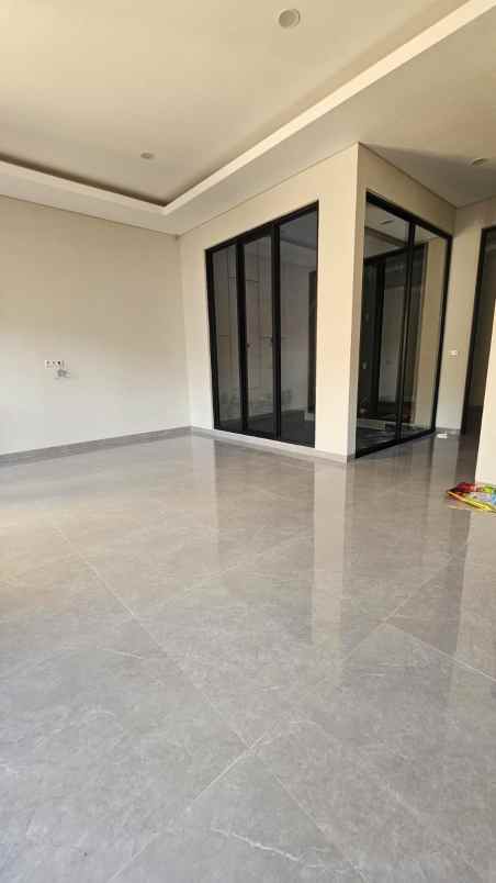 dijual rumah sutorejo utara