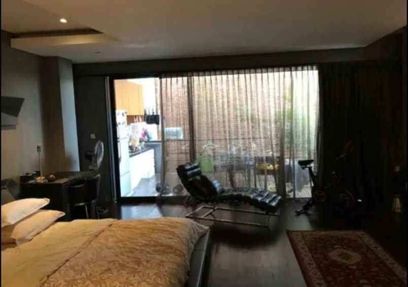 dijual rumah taman bukit kemang