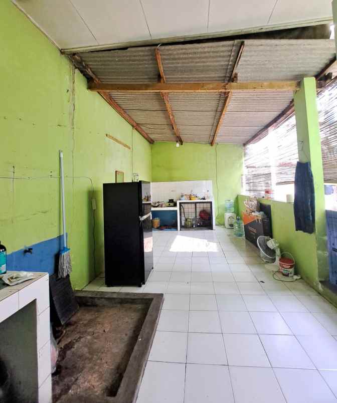 dijual rumah taman royal