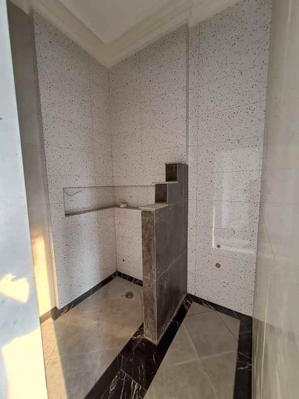 dijual rumah tanah baru beji depok