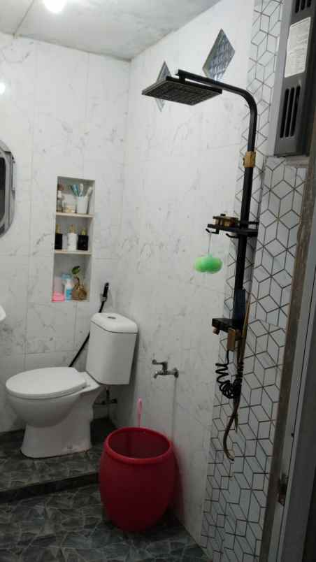 dijual rumah tata nirwana driyorejo