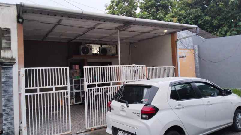 dijual rumah tata nirwana driyorejo