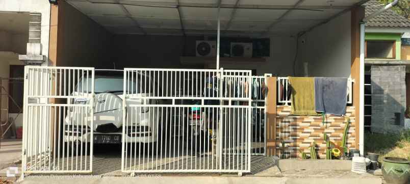 dijual rumah tata nirwana driyorejo