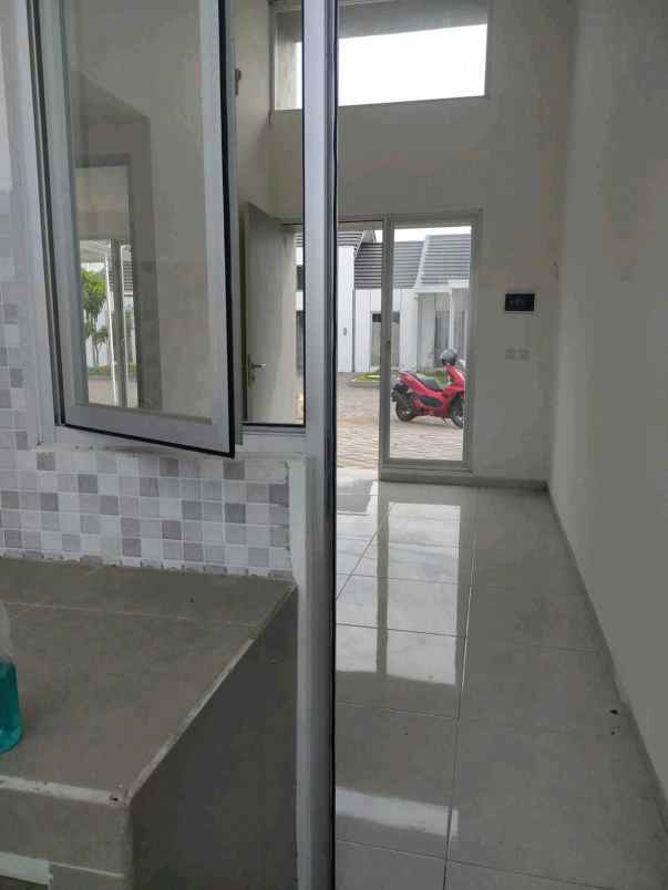 dijual rumah the cemandi