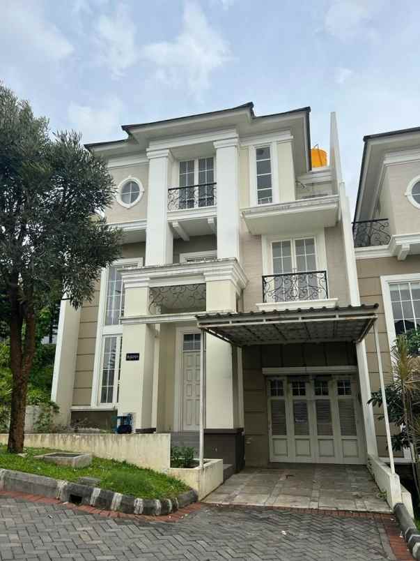 dijual rumah the peak malang