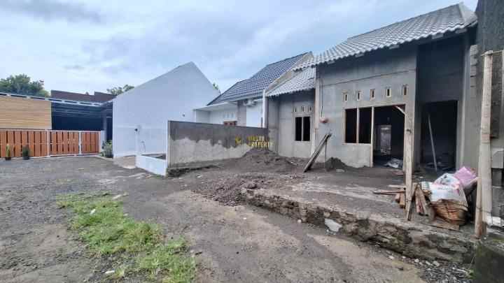 dijual rumah tirtomartani