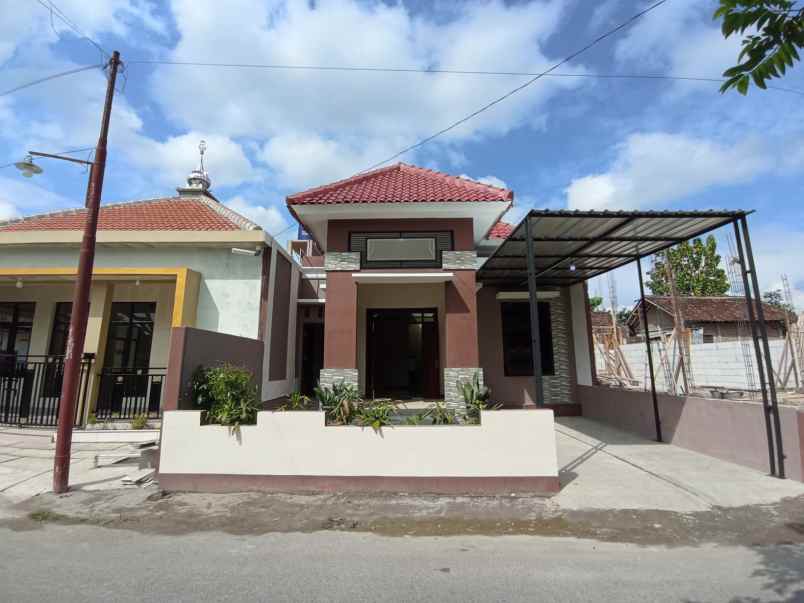 dijual rumah trunuh klaten selatan klaten