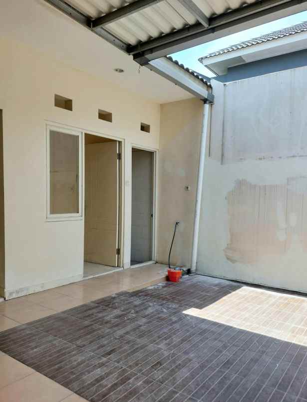 dijual rumah valencia spring gemurung