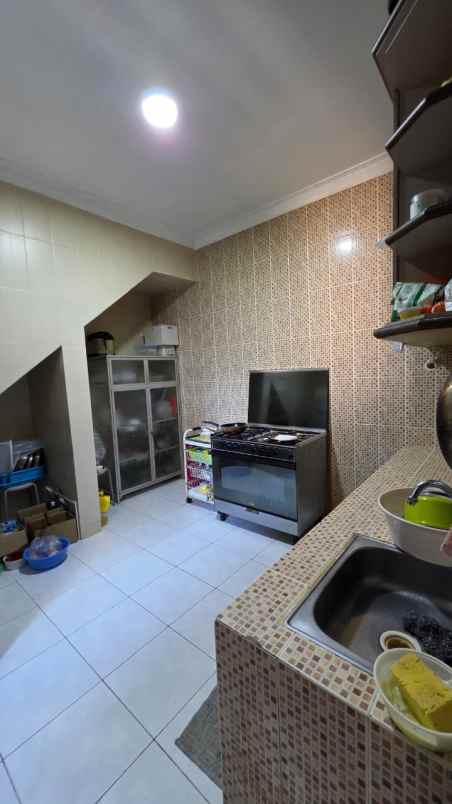 dijual rumah villa bukit indah pakuwon