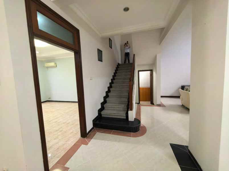 dijual rumah villa bukit mas monaco 1 surabaya