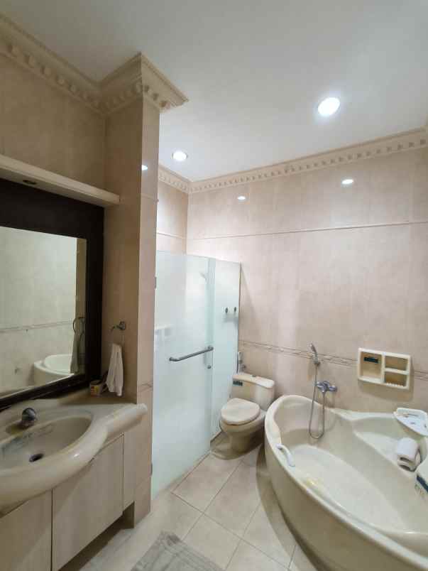 dijual rumah villa sentra raya citraland