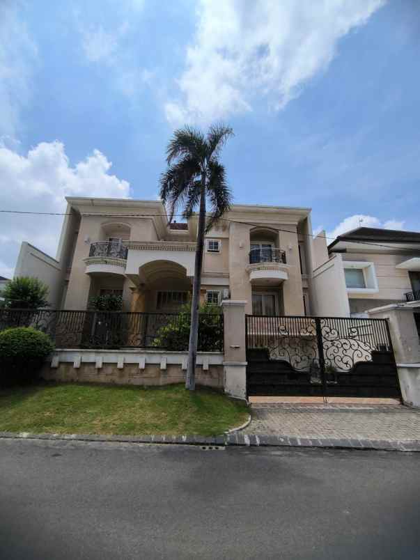 dijual rumah villa sentra raya citraland