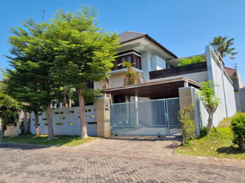 dijual rumah villa westwood pakuwon city