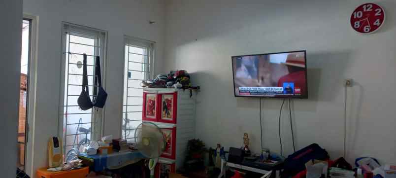 dijual rumah violet garden bintara jl i